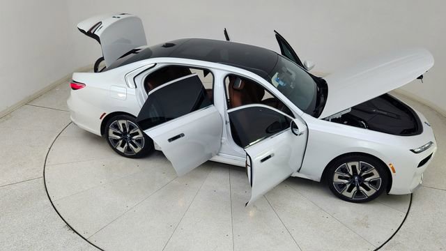 Used 2023 BMW i7 xDrive60 w/ Executive Package 2 image 88