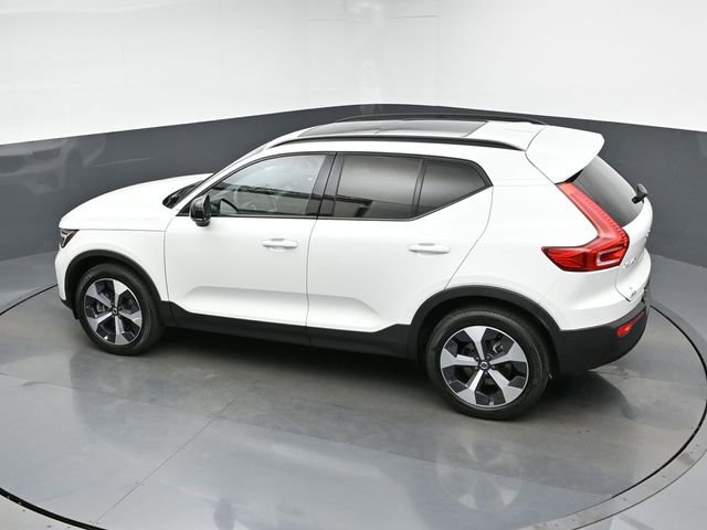 Used 2024 Volvo XC40 B5 Plus image 43