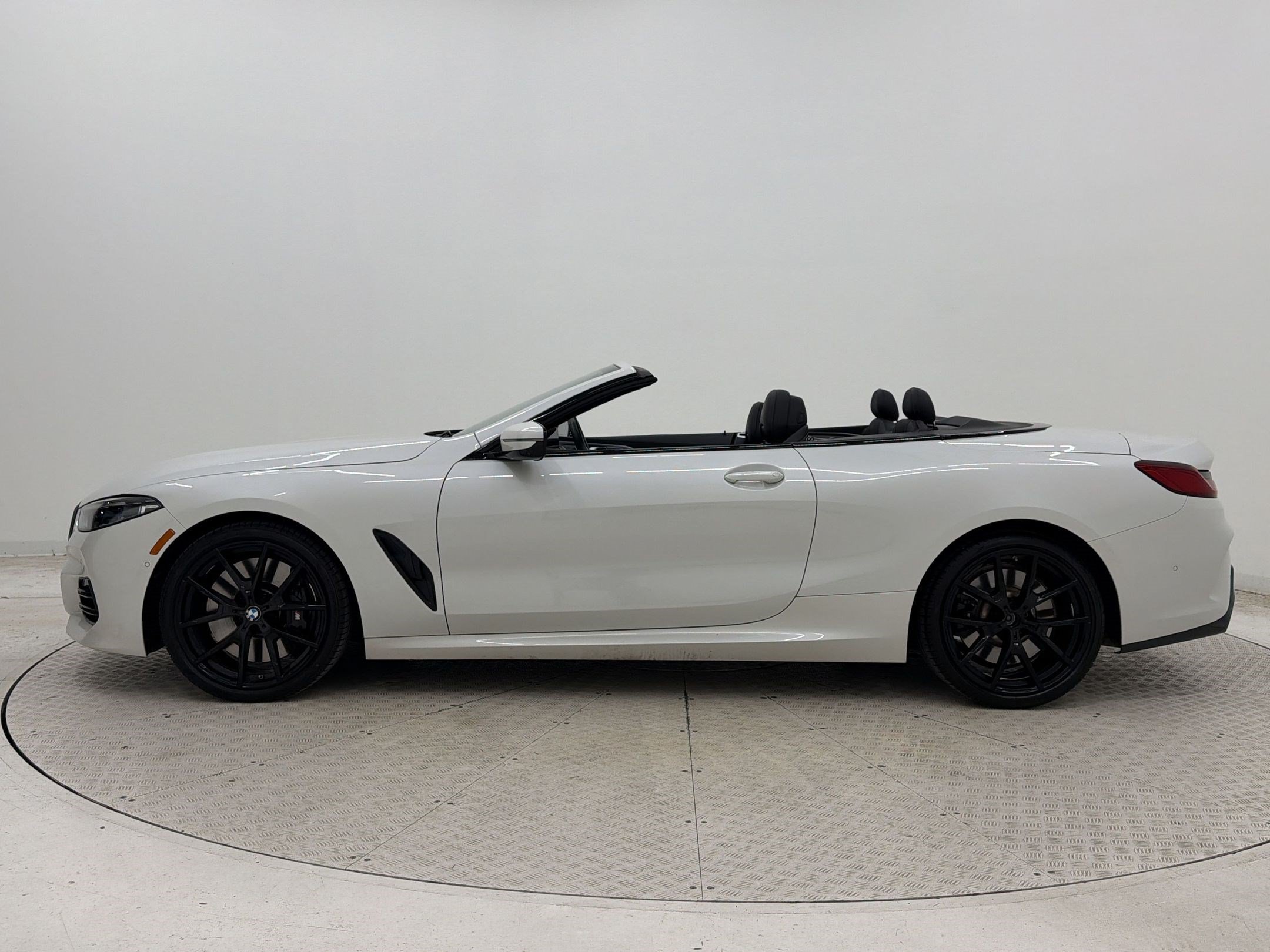 Certified 2023 BMW 840i Convertible RWD image 2