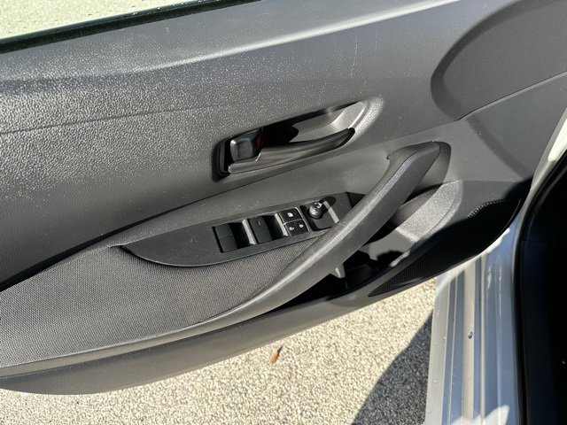 Used 2023 Toyota Corolla LE image 18