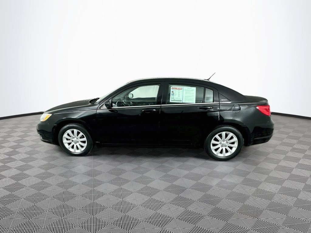 Used 2013 Chrysler 200 Touring w/ Cold Weather Group FWD image 6