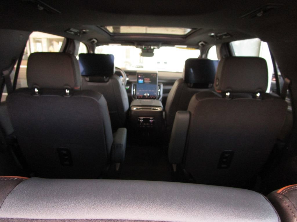 New 2026 GMC Yukon AT4 w/ AT4 Premium Plus Package image 14