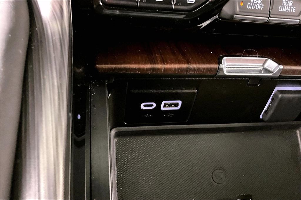 Used 2024 GMC Yukon XL Denali Ultimate image 16