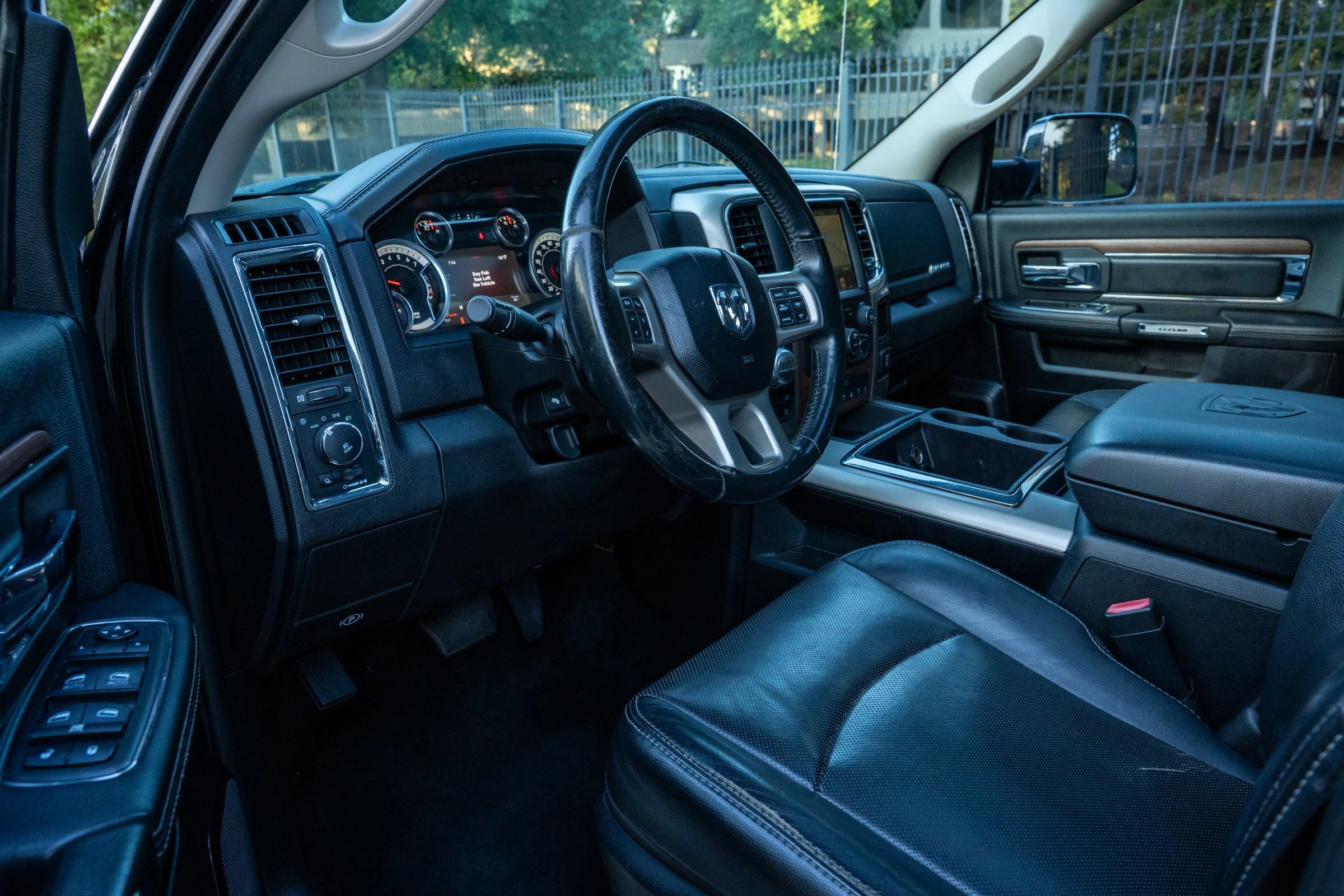 Used 2014 RAM 1500 Laramie w/ Convenience Group AWD/4WD image 14