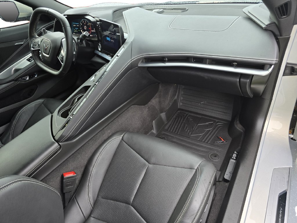 Used 2024 Chevrolet Corvette Stingray Coupe RWD image 15