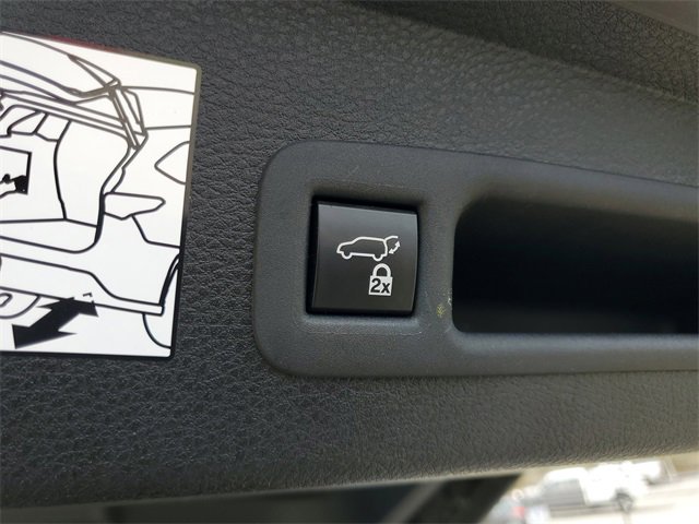 Used 2024 Toyota Sienna XLE image 9