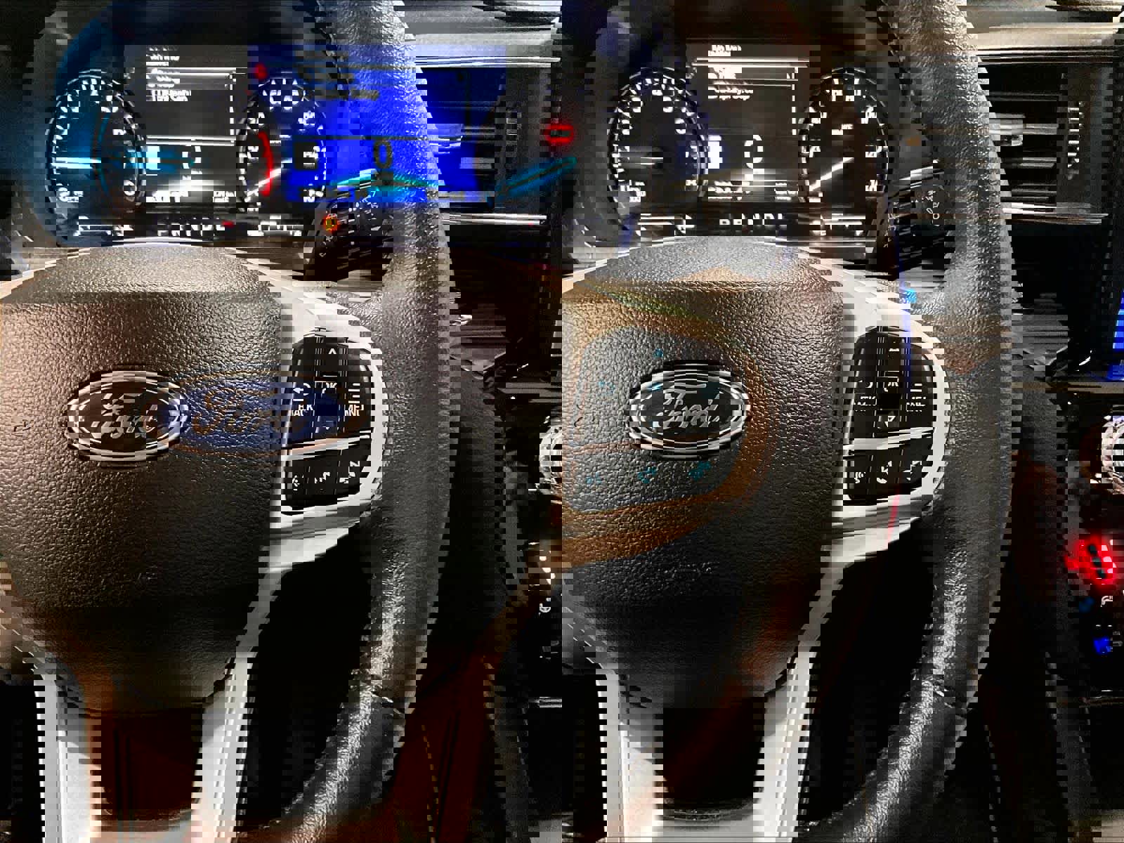 Used 2023 Ford Explorer Limited w/ Limited Technology Package image 25