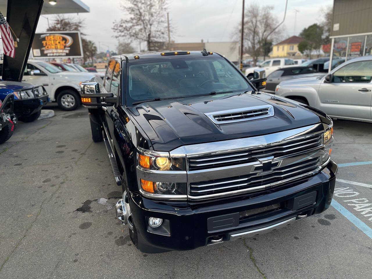 Used 2017 Chevrolet Silverado 3500 High Country w/ Duramax Plus Package AWD/4WD image 21