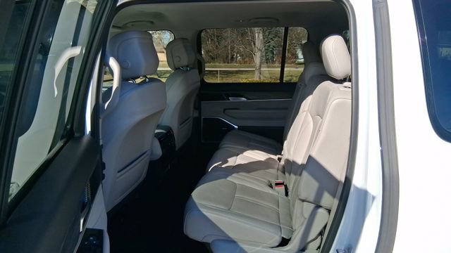 Used 2024 Jeep Wagoneer L Series III w/ Flexible Seating Group image 20