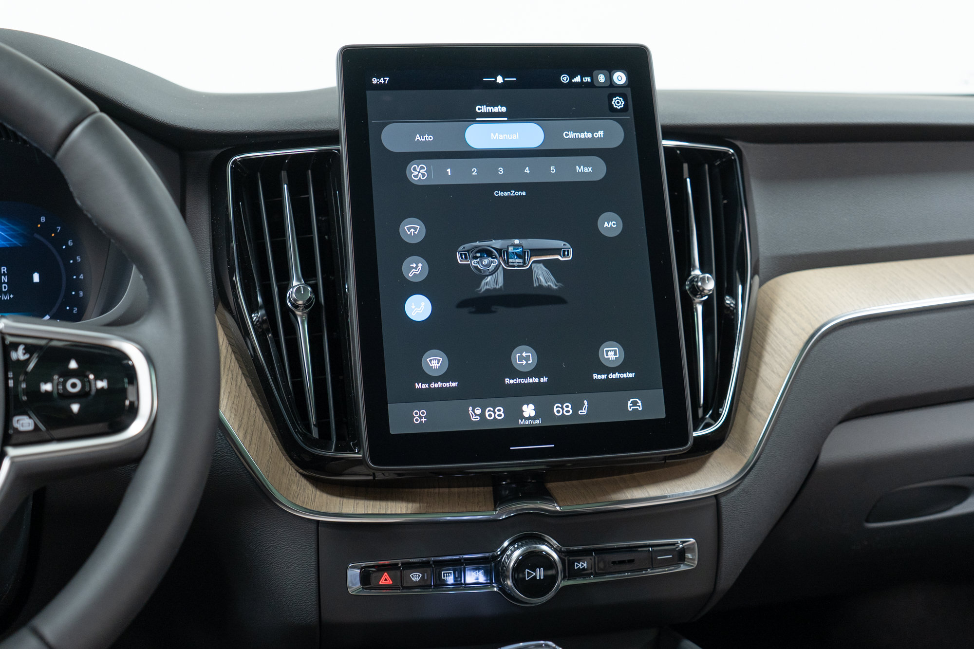 New 2027 Volvo XC60 B5 Core AWD/4WD image 19