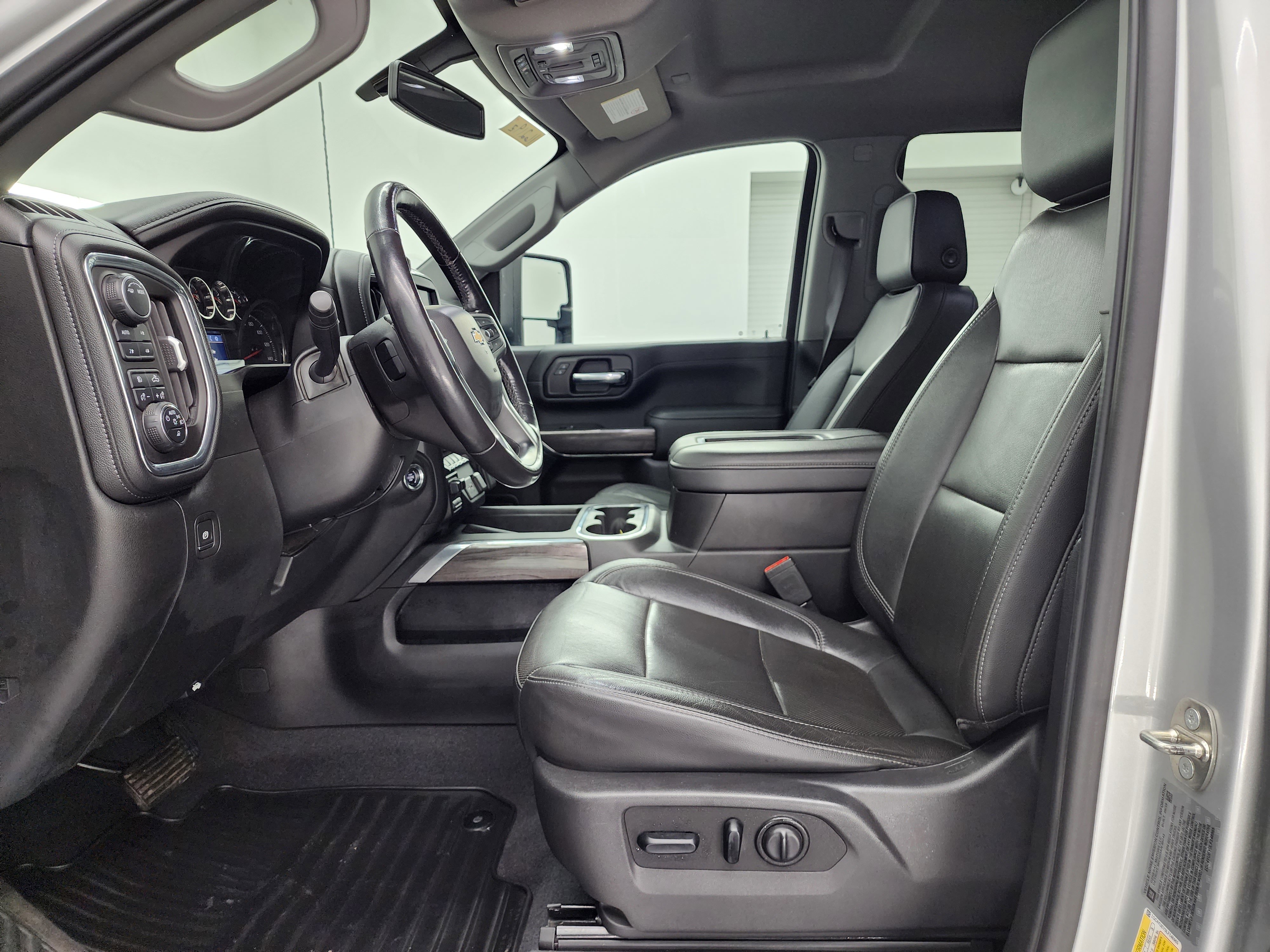 Used 2020 Chevrolet Silverado 3500 LTZ w/ LTZ Plus Package image 8