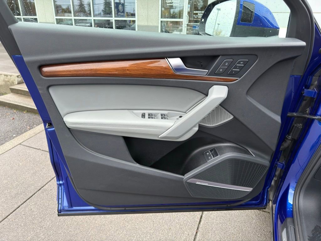 Used 2021 Audi Q5 e Premium Plus image 11