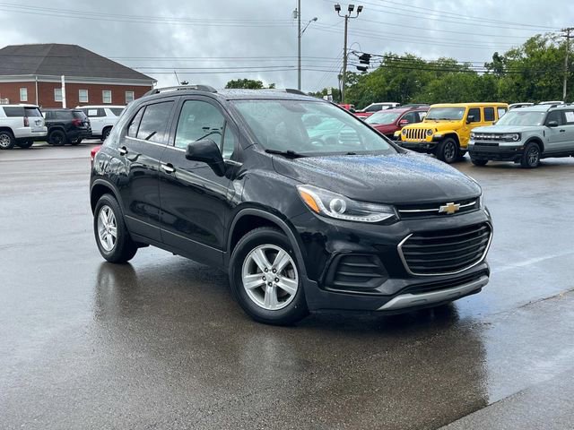 Used 2018 Chevrolet Trax LT w/ LT Convenience Package image 2