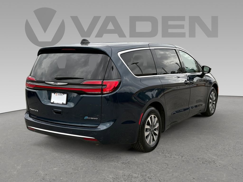 Used 2024 Chrysler Pacifica Select image 22