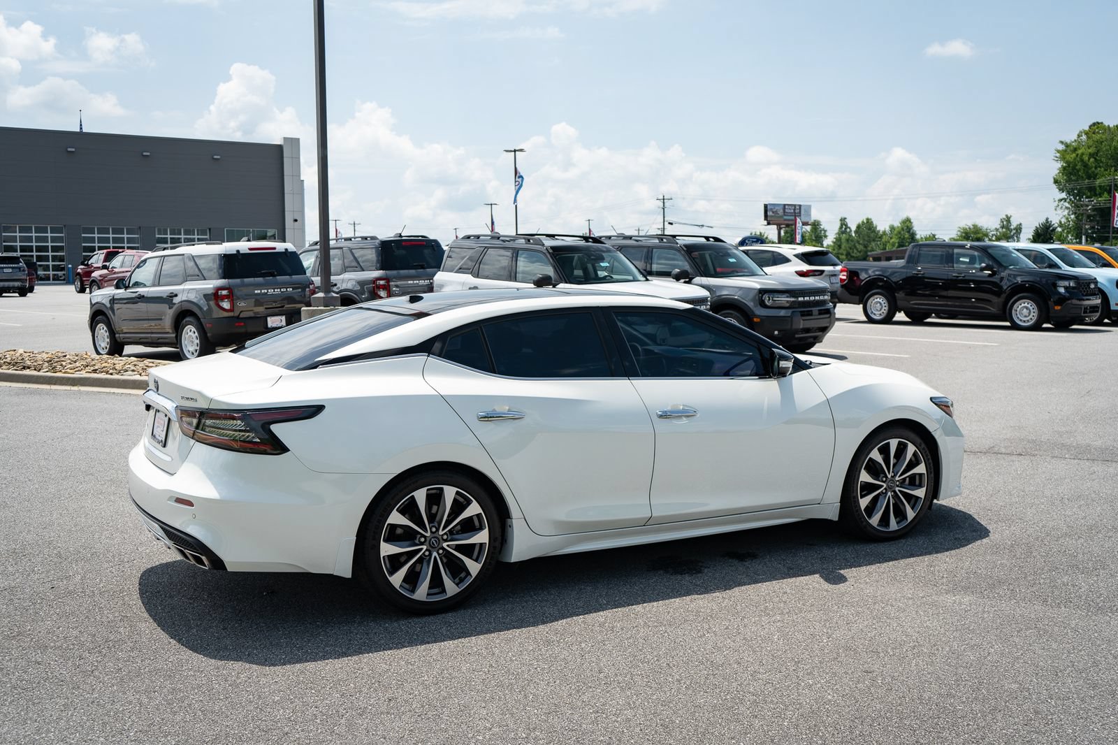 Used 2023 Nissan Maxima Platinum w/ Sport Mat Group FWD image 10
