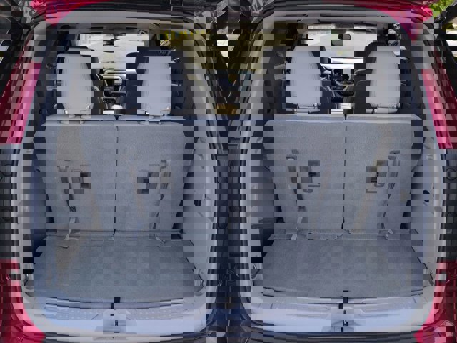 Used 2021 GMC Acadia SLT w/ Preferred Package image 13