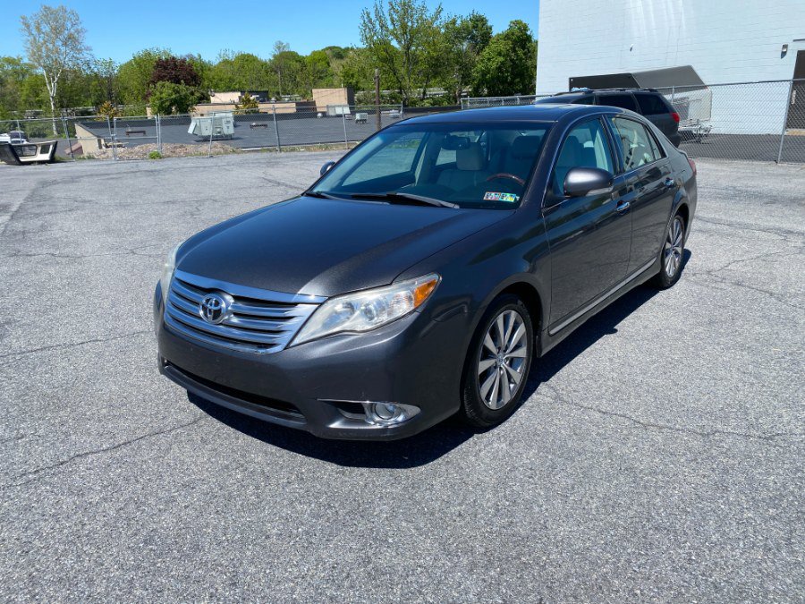 Used 2011 Toyota Avalon Limited FWD image 1