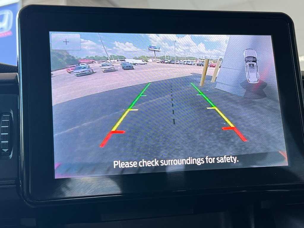 Used 2022 Ford Explorer XLT image 32