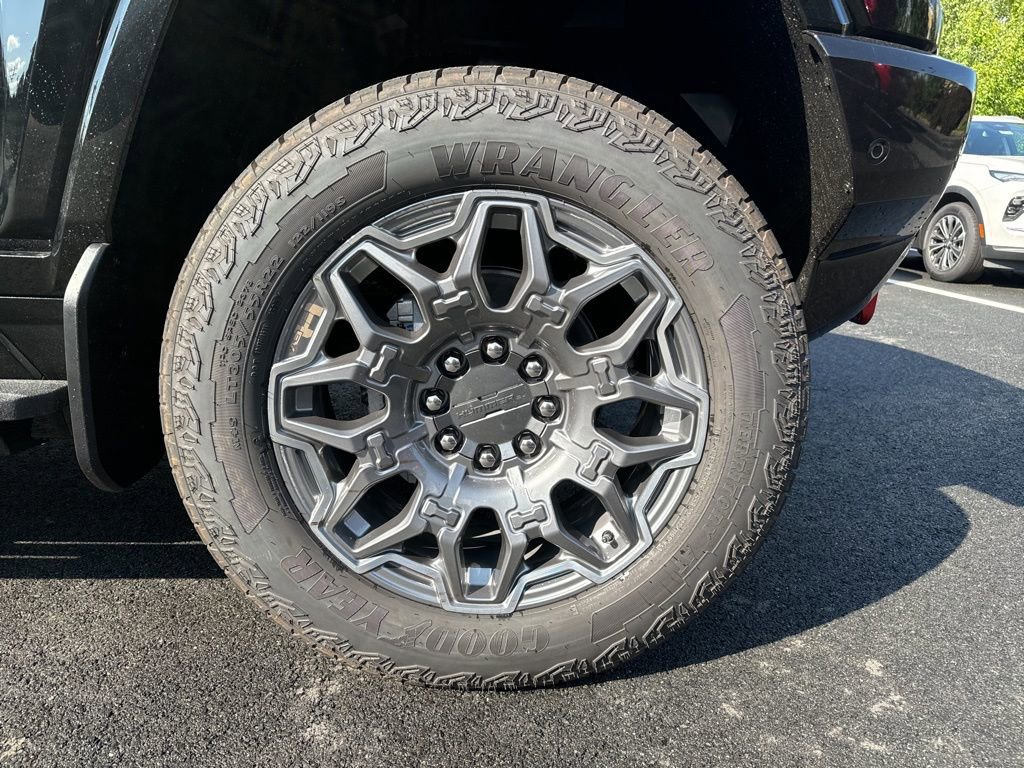 New 2025 GMC Hummer EV 3X w/ LPO, Sport Package AWD/4WD image 9