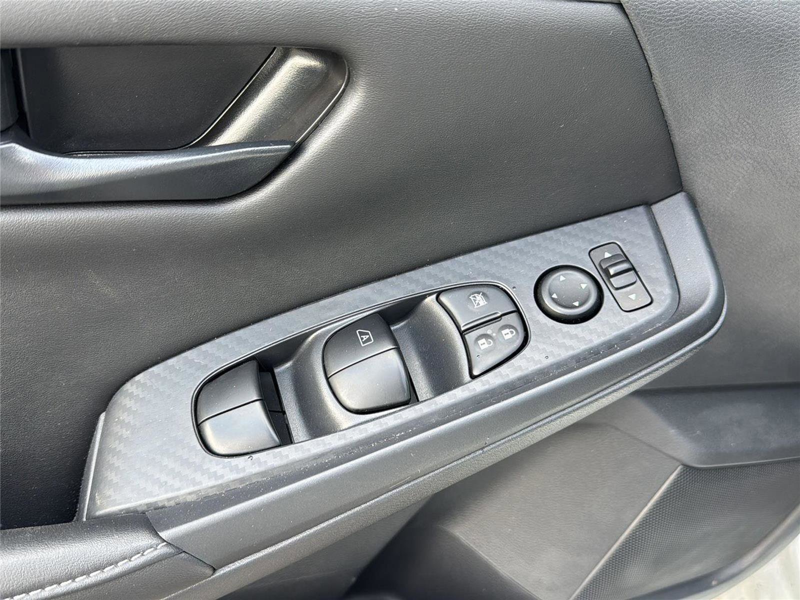 Used 2025 Nissan Sentra S FWD image 13