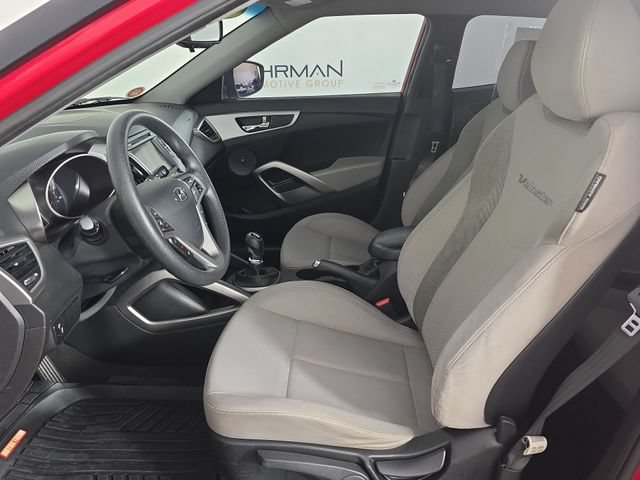 Used 2014 Hyundai Veloster FWD image 18