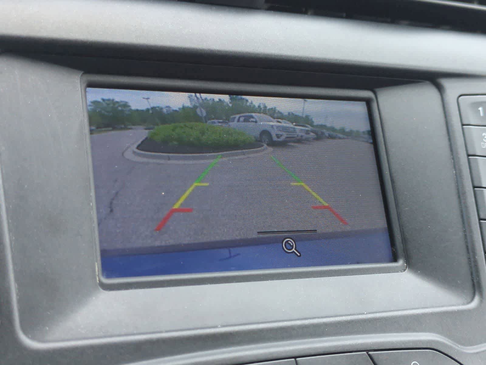 Used 2015 Ford Fusion SE FWD image 29
