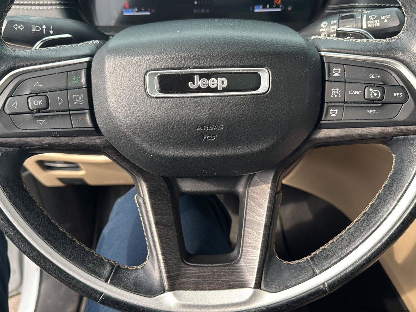 Used 2021 Jeep Grand Cherokee L Limited w/ Luxury Tech Group II image 14