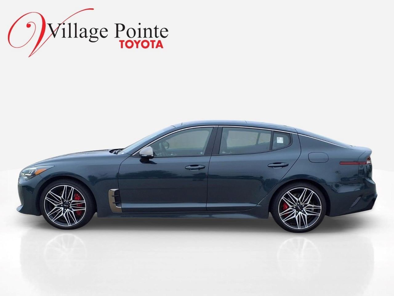Used 2022 Kia Stinger GT1 AWD/4WD image 2