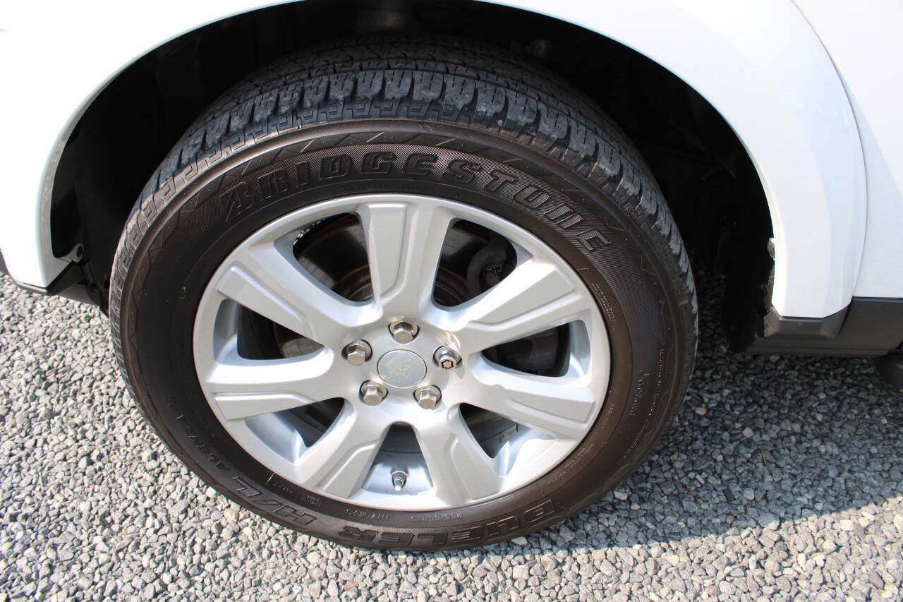 Used 2016 Land Rover LR4 HSE Silver Edition AWD/4WD image 30