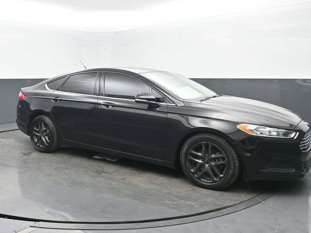 Used 2016 Ford Fusion SE w/ SE Cold Weather Package image 7