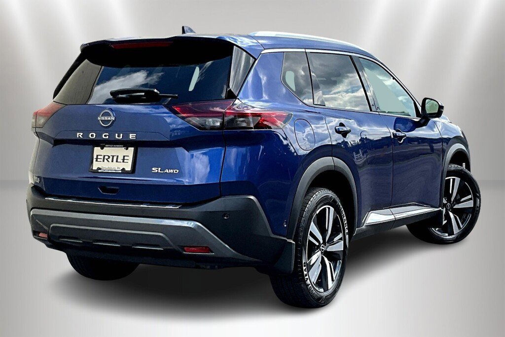 Used 2023 Nissan Rogue SL w/ SL Premium Package image 5