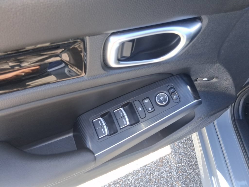Used 2022 Honda Civic Touring image 8