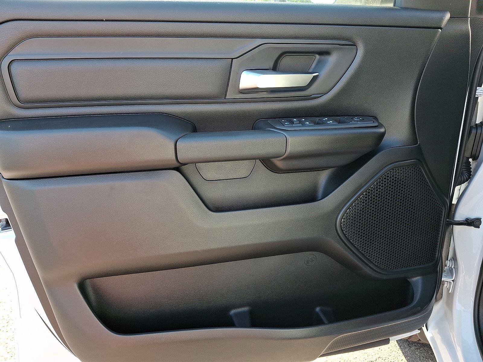 New 2026 RAM 1500 Express AWD/4WD image 9