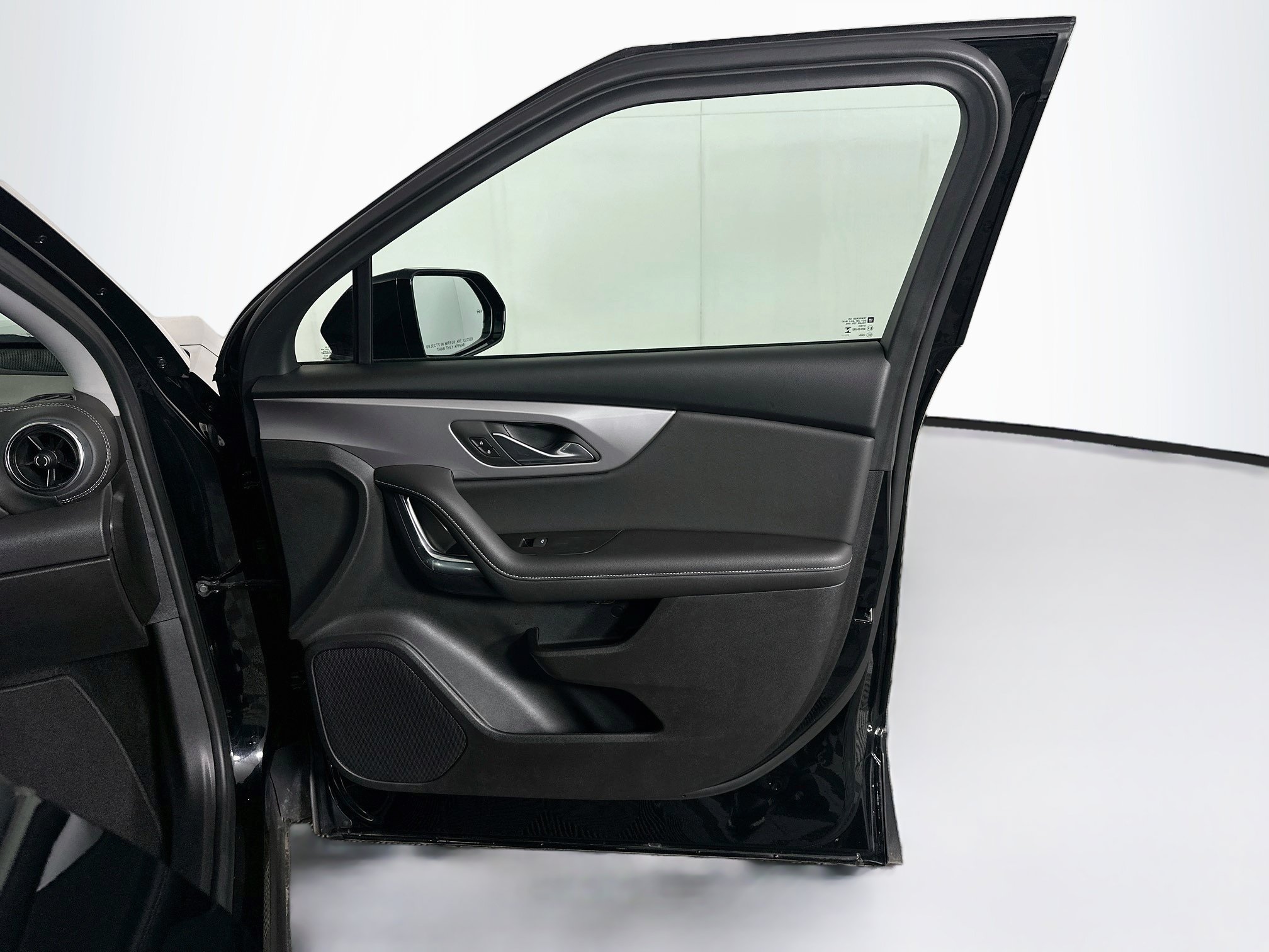 Used 2026 Chevrolet Blazer LT FWD image 30