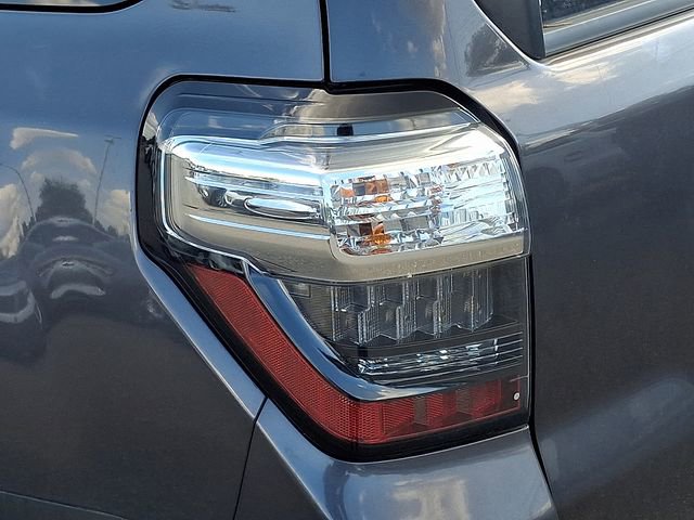 Used 2016 Toyota 4Runner SR5 AWD/4WD image 30