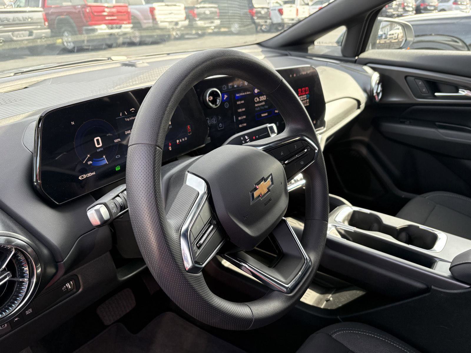 Used 2026 Chevrolet Equinox EV LT image 6