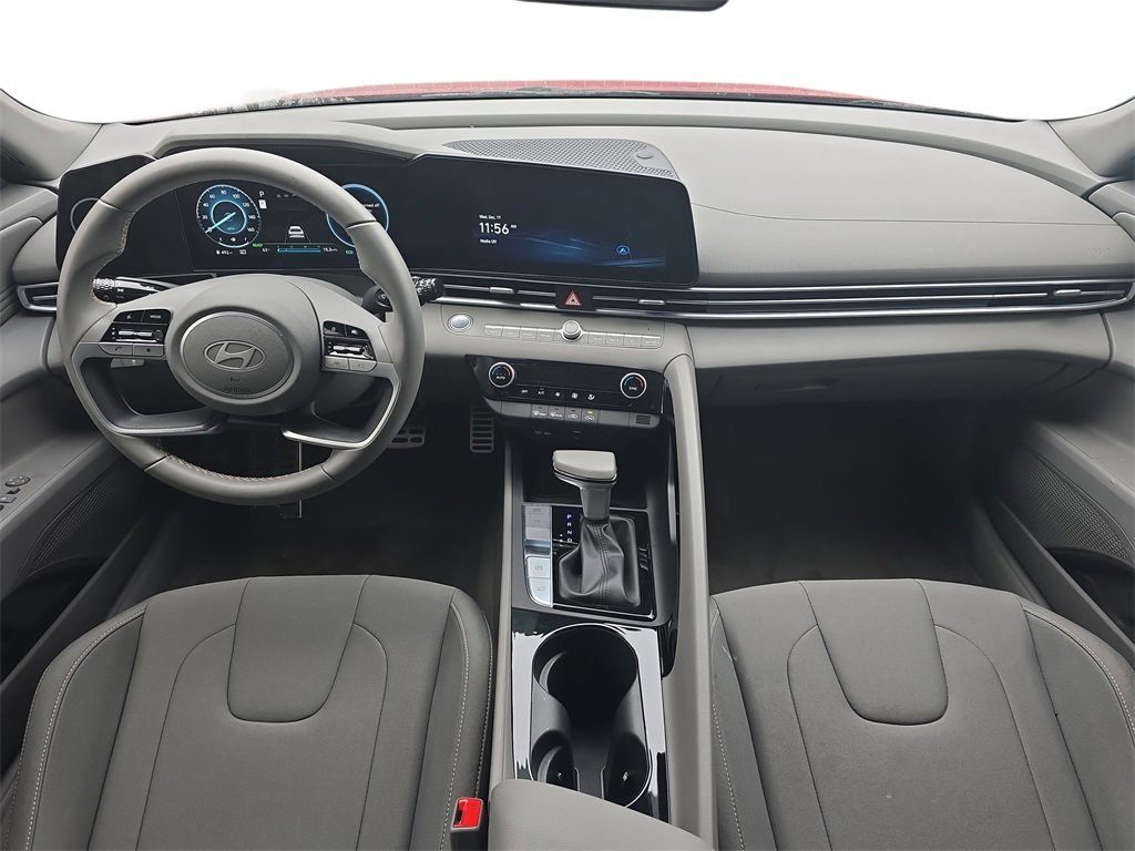 Used 2025 Hyundai Elantra SEL image 9