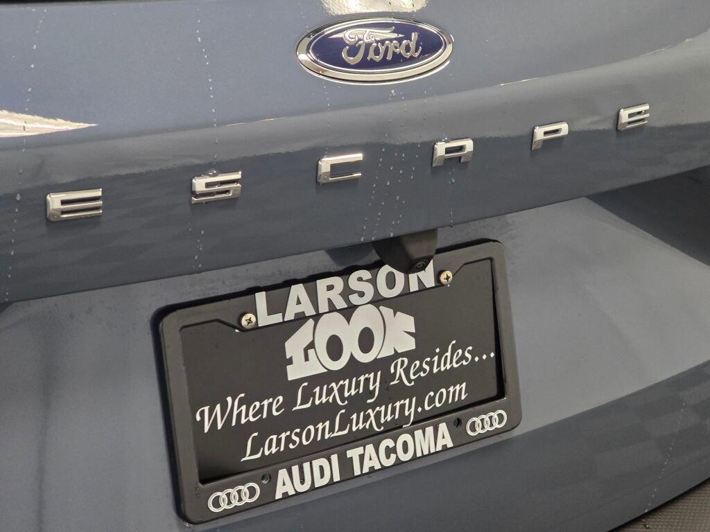 Used 2025 Ford Escape Platinum w/ Premium Technology Package image 29