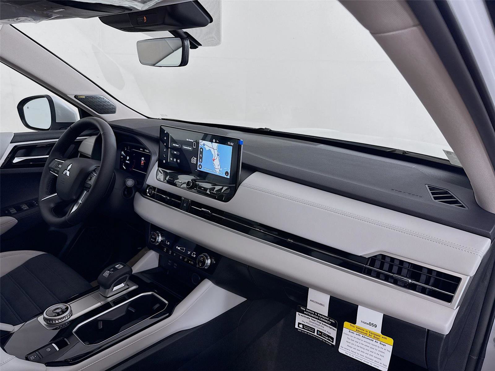 New 2026 Mitsubishi Outlander SE image 27