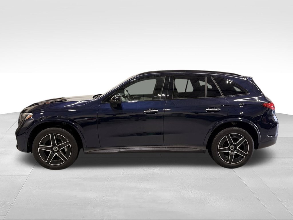 Used 2023 Mercedes-Benz GLC 300 4MATIC image 2