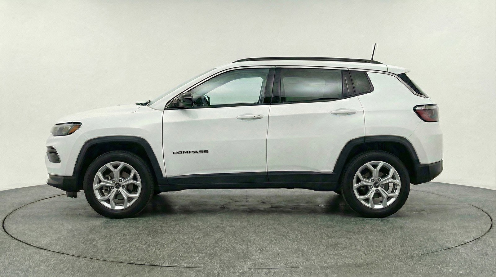 Used 2025 Jeep Compass Latitude image 5