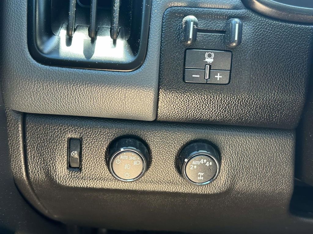 Used 2021 Chevrolet Colorado Z71 w/ Safety Package AWD/4WD image 22