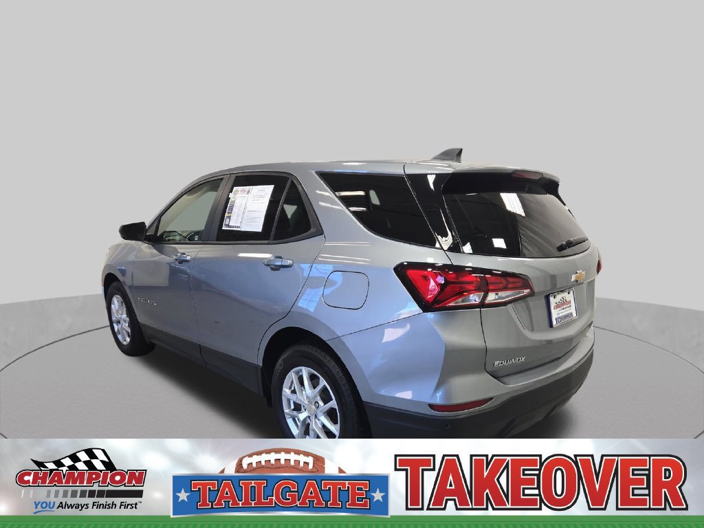 Used 2024 Chevrolet Equinox LS w/ LS Convenience Package FWD image 3