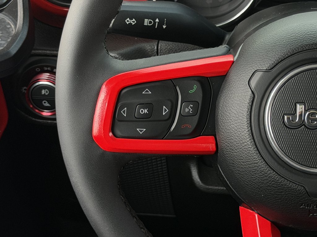 Used 2023 Jeep Gladiator Sport AWD/4WD image 16