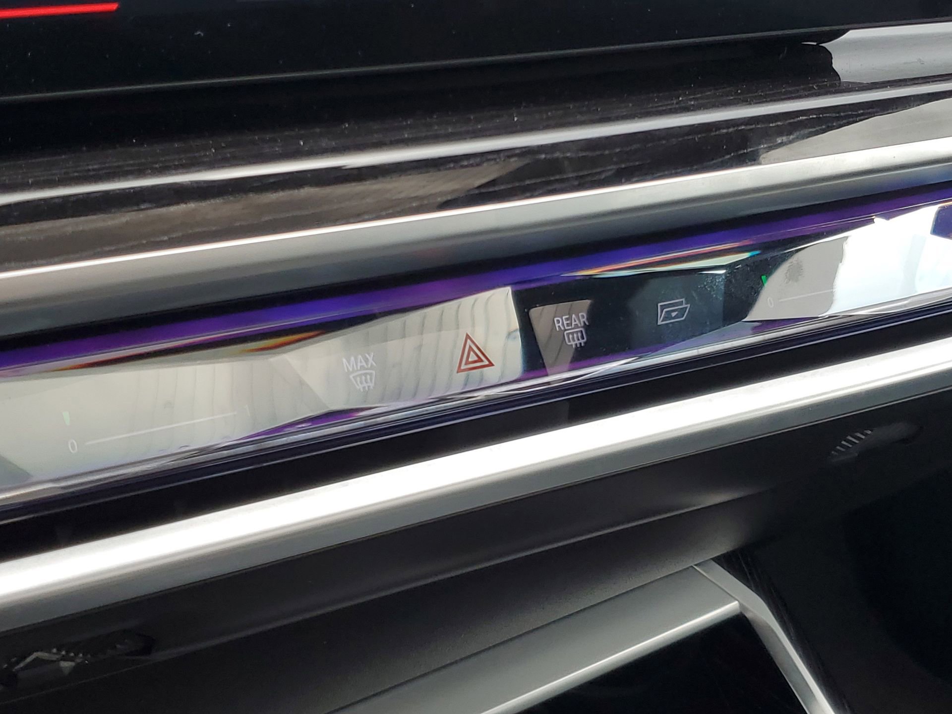 Used 2024 BMW 760i xDrive w/ Premium Package image 28