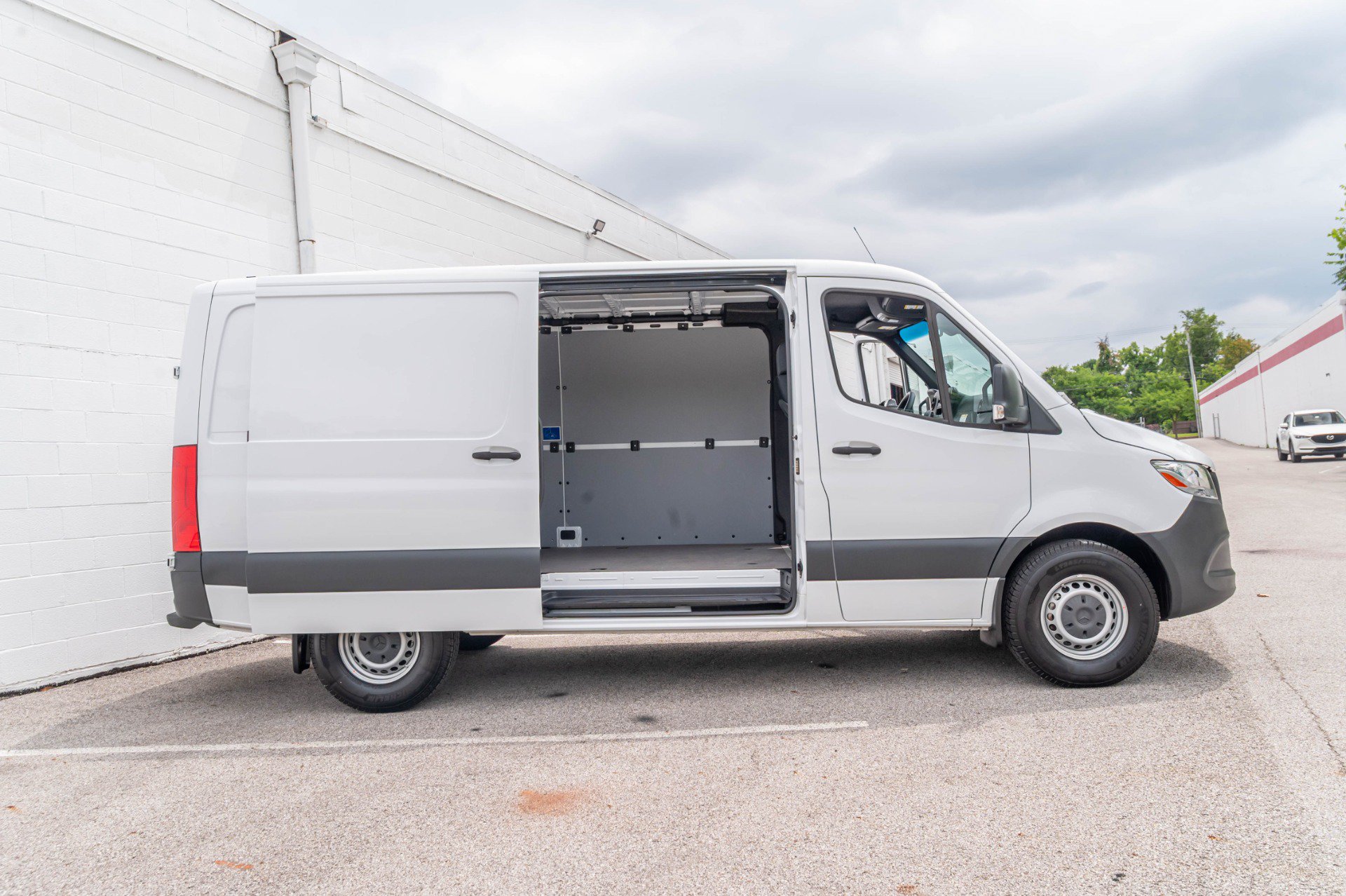 Used 2021 Mercedes-Benz Sprinter 2500 w/ Driver Convenience Package image 52
