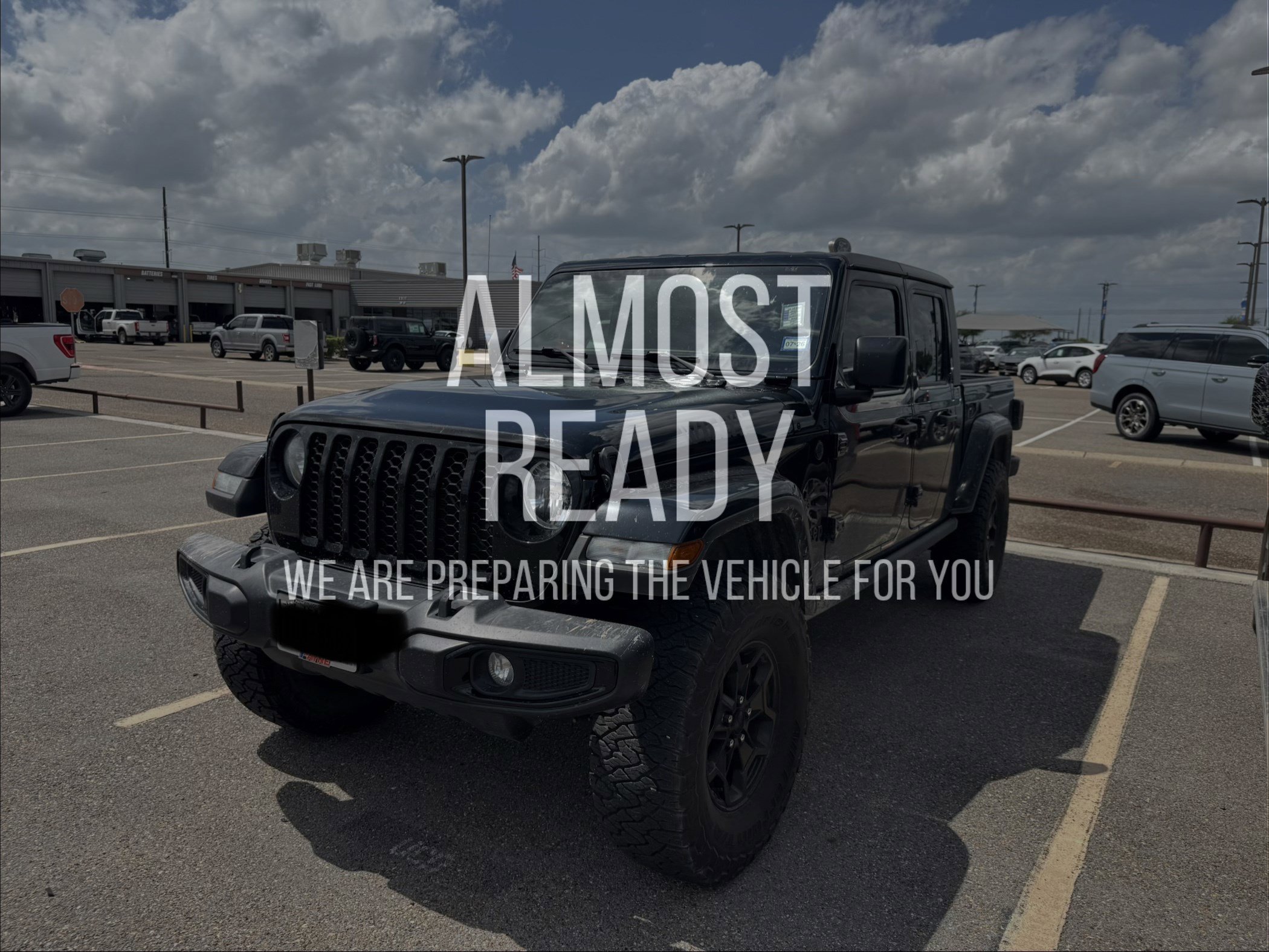 Used 2023 Jeep Gladiator Sport AWD/4WD image 2