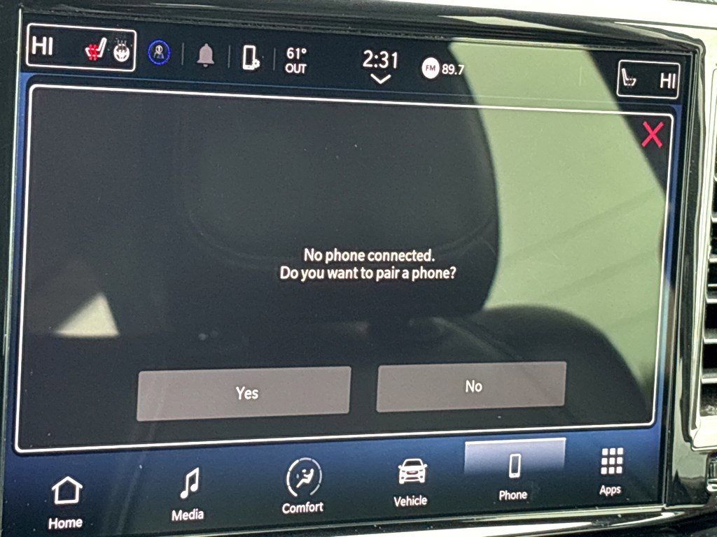 Used 2023 Chrysler Pacifica Touring-L image 8