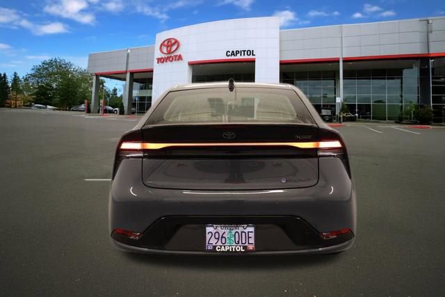 Used 2023 Toyota Prius Prime Premium image 3