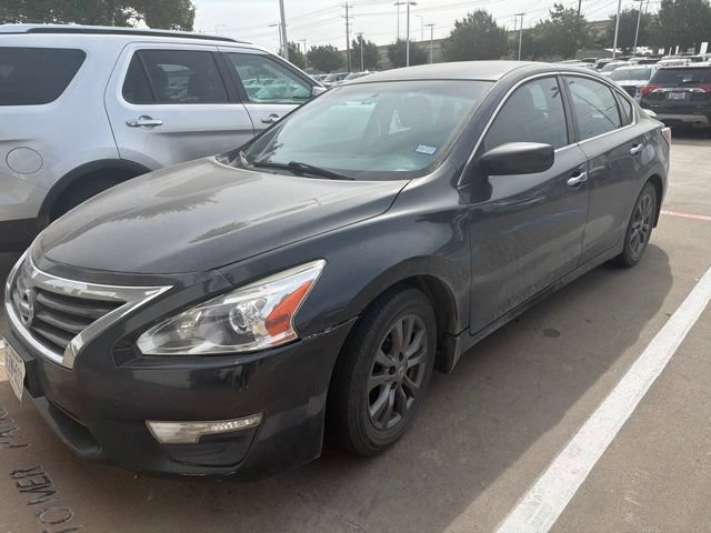 Used 2015 Nissan Altima 2.5 S w/ Sport Value Package FWD image 4